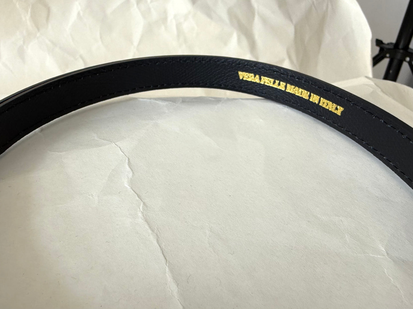 Formé – elegancki pas ze skóry naturalnej