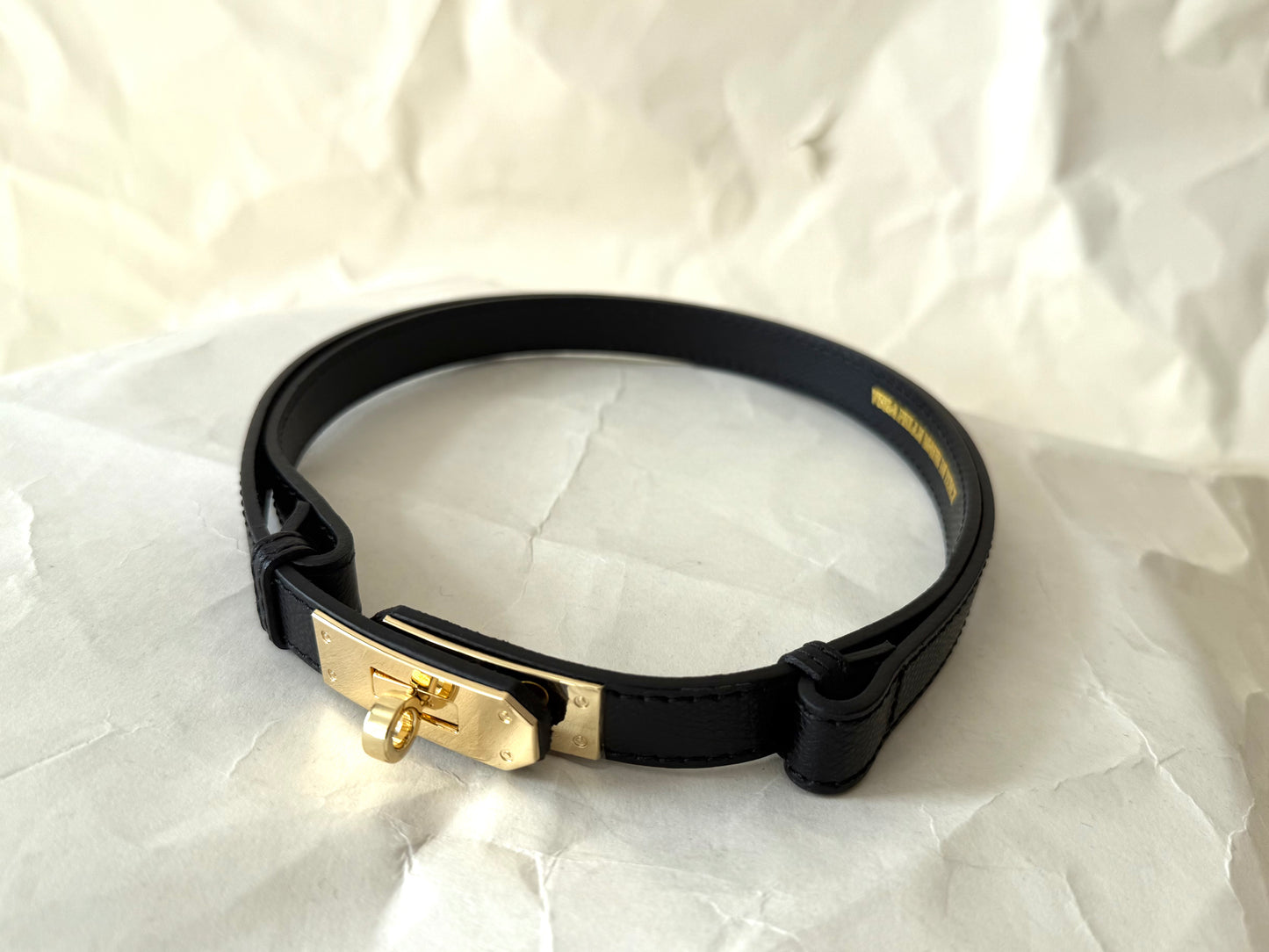 Formé – elegancki pas ze skóry naturalnej