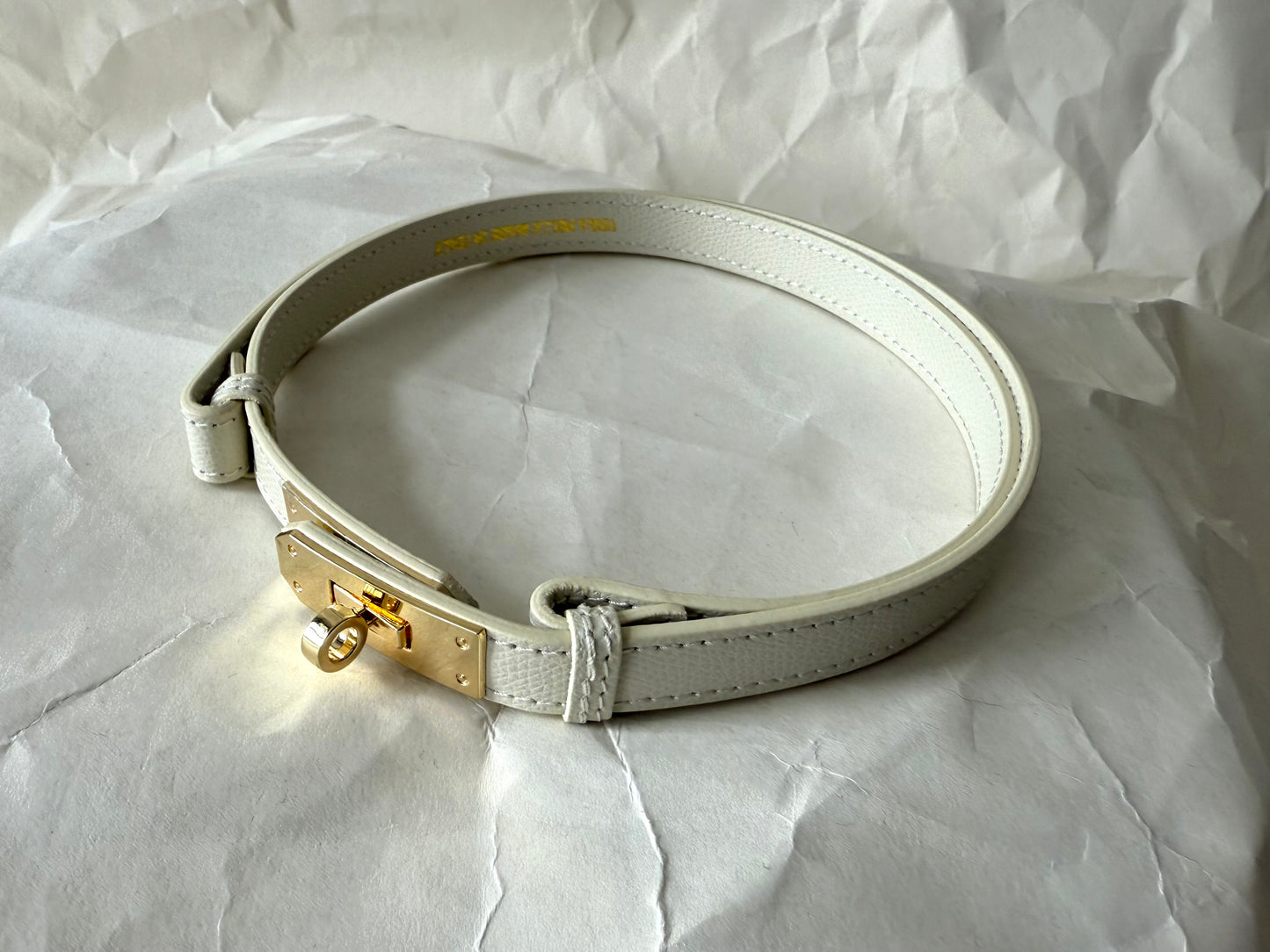 Formé – elegancki pas ze skóry naturalnej